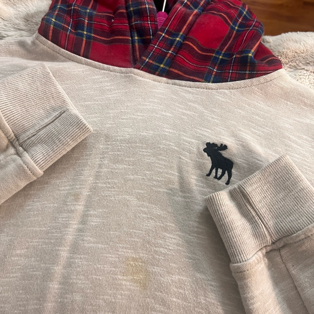 Sweater - Picture 2 of 4